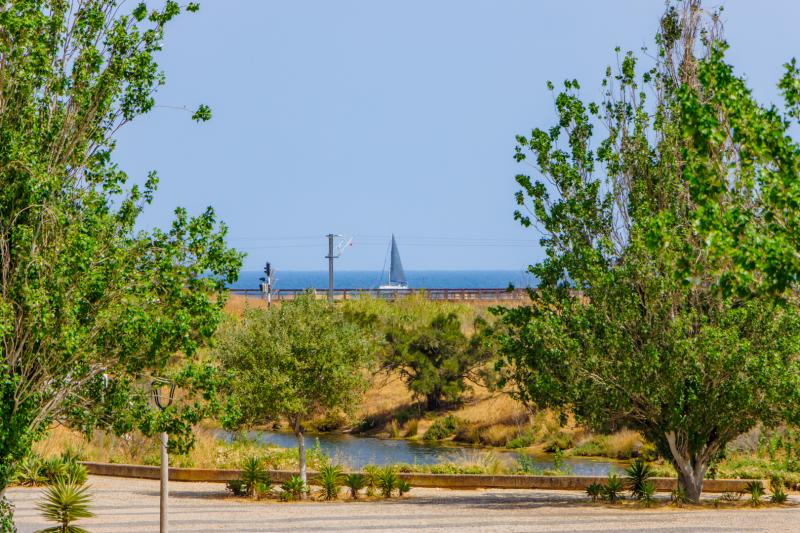 Aquarium 1D, near Marina and beach