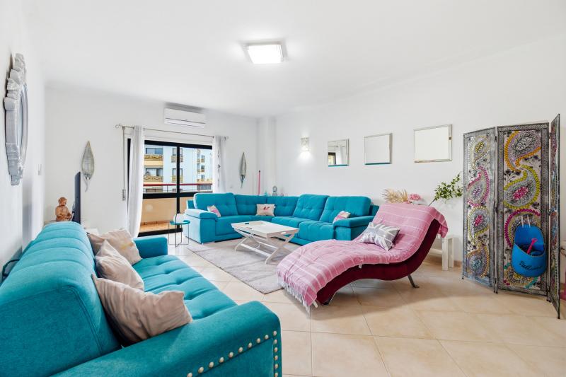 Two bedrooms apartment within walking distance to Dona Ana beach (GNHW) - Annual Let