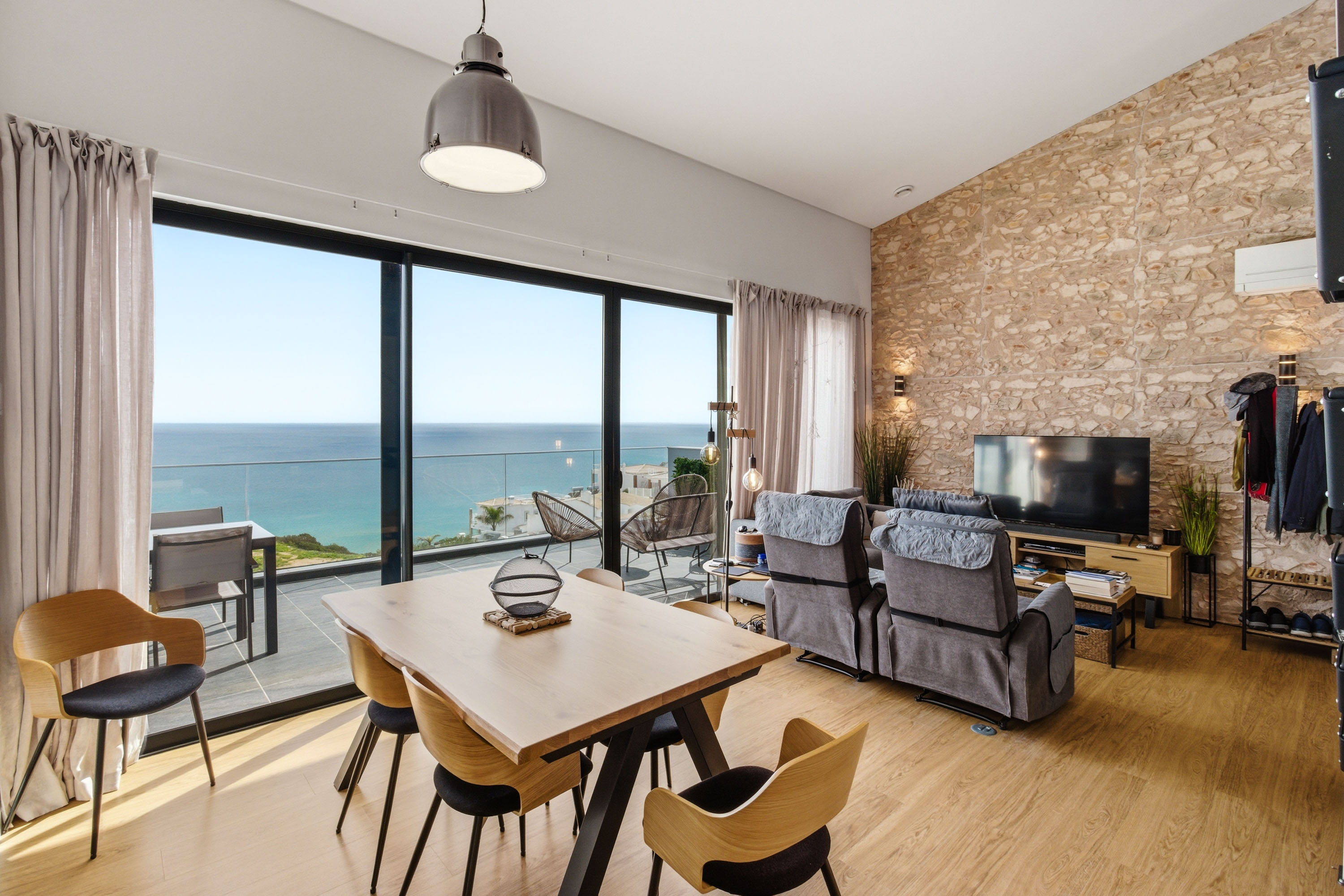 BPA5671 - Salema Artur Rego