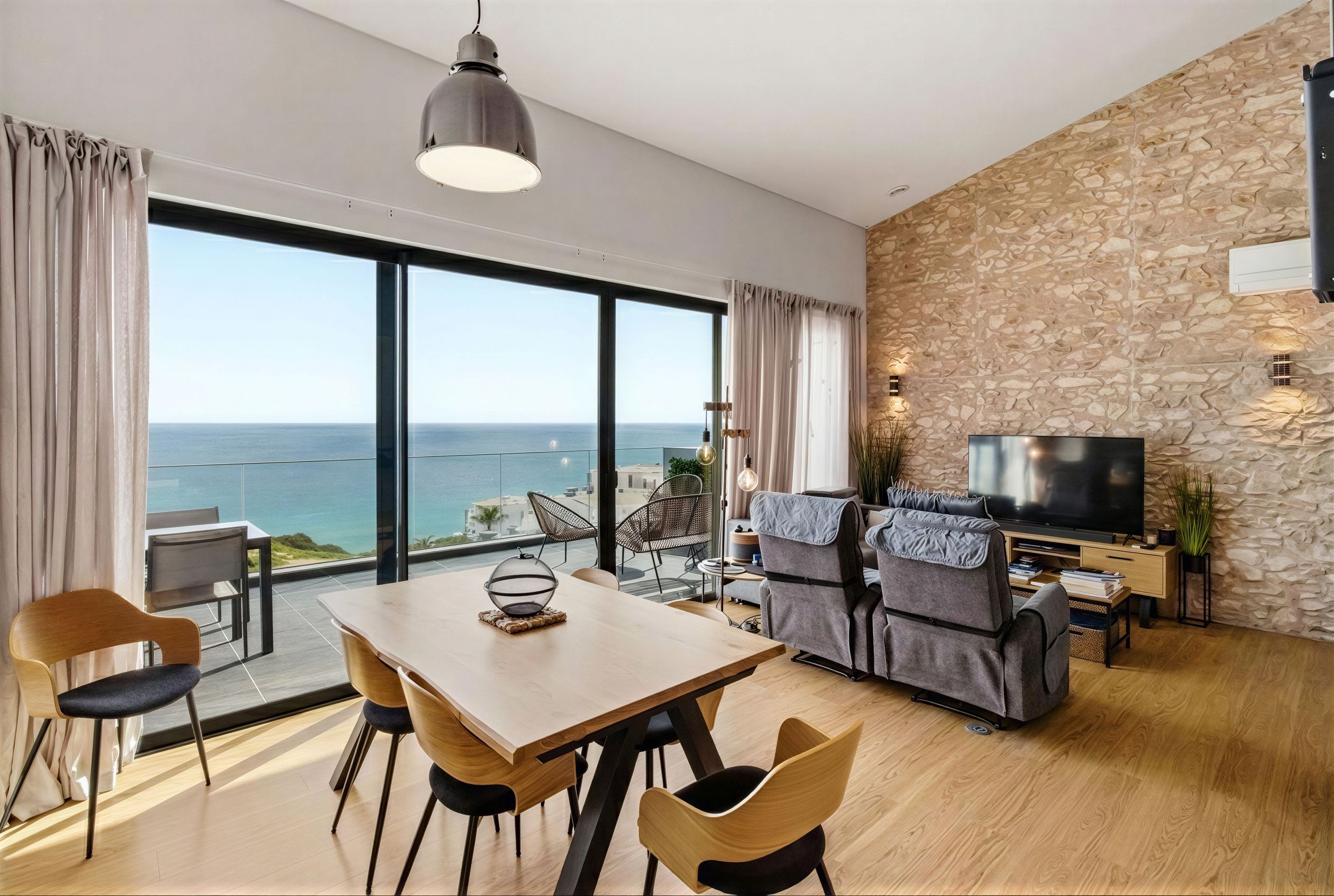 BPA5671 - Salema Artur Rego