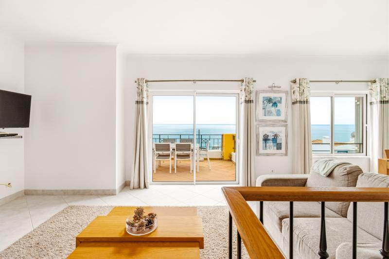 BPA5661 (The View O14)