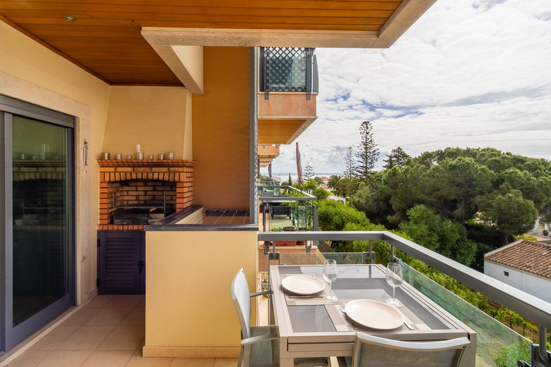 Stylish two bedrooms apartment with garage (IM) - Annual Let