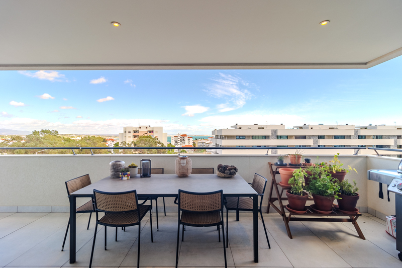 Luxurious 3 bedrooms with ocean views (KMH) - Annual Let