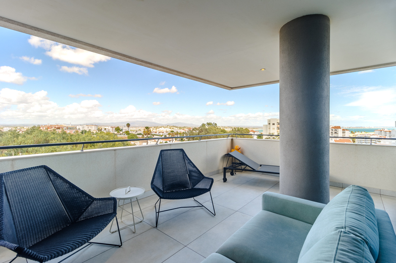 Luxurious 3 bedrooms with ocean views (KMH) - Annual Let